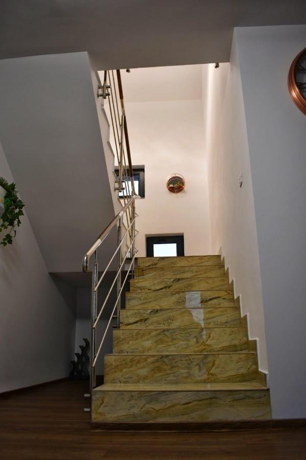 Vila Lorena Stejaru Exterior foto